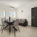 شقة Stefanio